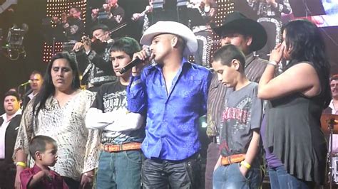 Debutó como actor en la teleserie a todo dar de mega. Espinoza Paz con Sus Hermanas,Sobrinos y Papa - YouTube