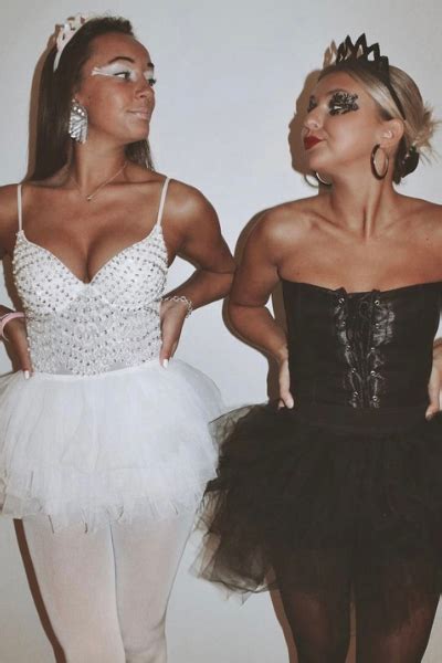 Vanessa Hudgens Wows With Black Swan Halloween Costume Vlr Eng Br
