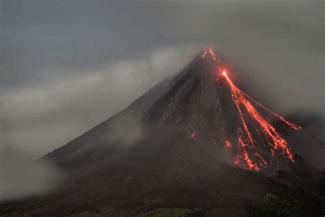Top 10 Deadliest Volcanic Eruptions Costa Rica Volcano Volcano