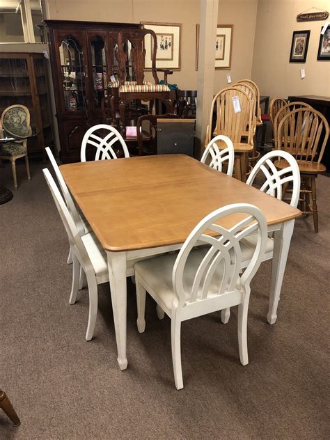 Oak Table W 6 White Chairs Delmarva Furniture Consignment