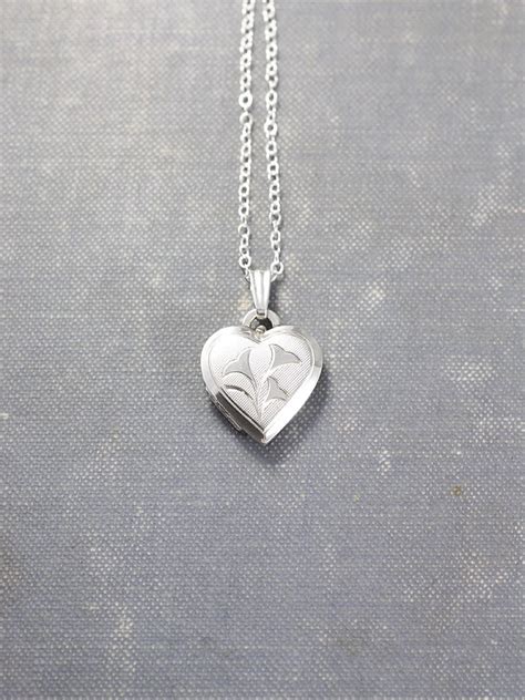 Small Sterling Silver Heart Locket Necklace Vintage Photo Pendant