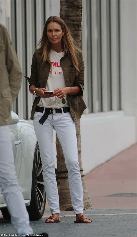 Elle Macpherson Goes Make Up Free In Miami Daily Mail Online