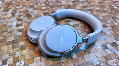 Bose Debuts New Headphone Trio Hands On With New Quietcomfort Ultra Headphones And Earbuds Cnet