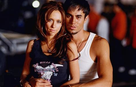 Enrique iglesias — duele el corazon enrique iglesias — i will survive (escape 2001). Concours : Gagnez vos places pour le concert d'Enrique Iglesias à Paris le 11 novembre 2018 ...