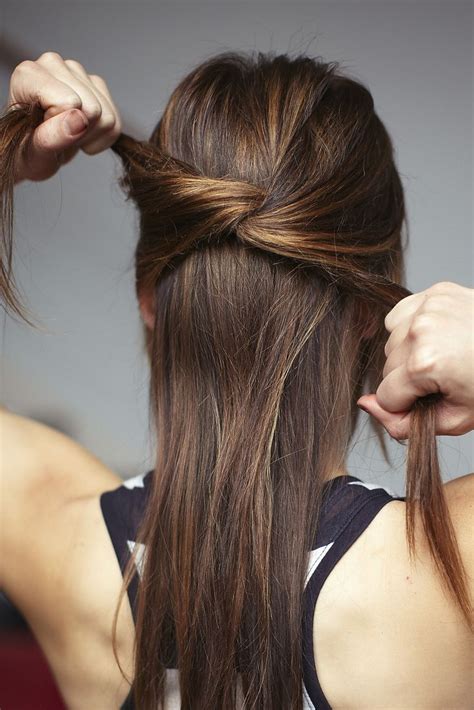 Try some stylish updos for short hair, both for special occasions and for an everyday classy look. 50 Effortless Hairstyles for Cool Girls | Trendynesia