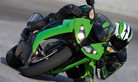 It was originally released in 2004 and has been updated and revised throughout the years. KAWASAKI Ninja ZX-10R specs - 2008, 2009 - autoevolution