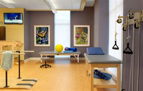 Open Gym Physical Therapy In 2019 Therapy Office Decor Clinic
