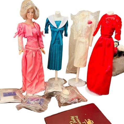Danbury Mint Accents Moving Salethe Princess Diana Royal Wardrobe Collection Doll 3 Dresses