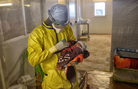 Xem thêm ý tưởng về meme, ảnh vui, hài hước. Ebola au Liberia : Samuel, patient de la «tente-hôtel» MSF ...