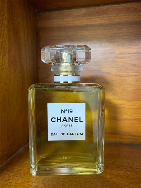 相册 香奈儿 19号淡香精 Chanel No 19 Eau De Parfum香水时代