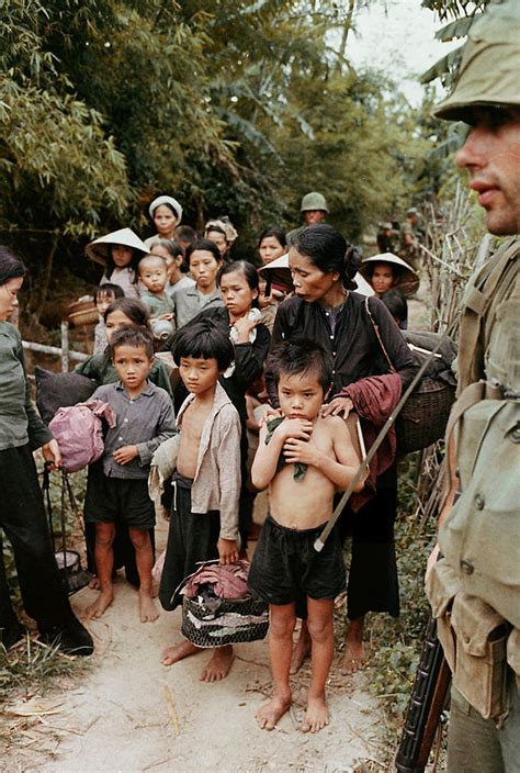 Vietnam War 1966 American Marines Guarding Vietnamese Vi Flickr