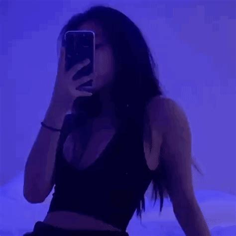Confused & tired are my two moods no. Baddie Aesthetic Gif Pfp Discord - Animated Gif In Girls ...