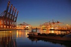 Hamburg: Große Lichterfahrt durch den beleuchteten Hafen | GetYourGuide
