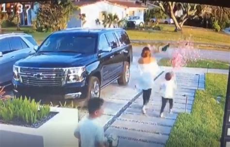 South Florida Moms Gender Reveal ‘fail Goes Viral Wsvn 7news
