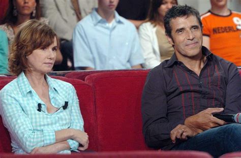 Nul ne doute qu'avec un tel casting, le. Miou-Miou et Julien Clerc sur le divan de Vivement Dimanche avec Michel Drucker en 2004. | Drucken