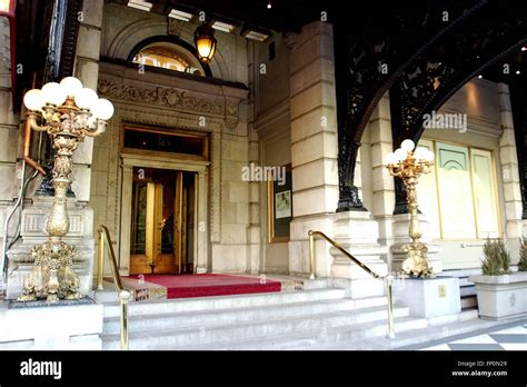 Lobby Plaza Hotel New York Hi Res Stock Photography And Images Alamy