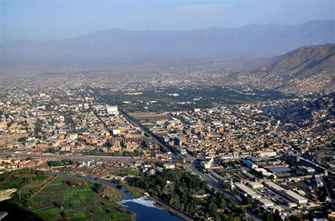 Аутопут ах77 налази се западно према провинцији бамијан. Кабул - столицата на Афганистан | Столиците по света