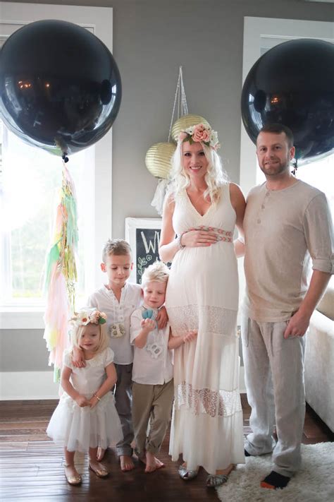 But it can be a bit confusing navigating yet one more social the first item up on our list of gift ideas for gender reveal party is the aveeno baby daily bathtime solutions gift set. Kara's Party Ideas Boho Inspired Twins Gender Reveal Party ...