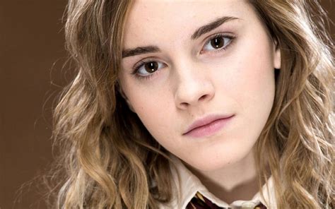Emma Watson Hot Looking Wallpaper Best Wallpapers And