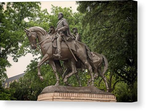 Statue Of General Robert E Lee On His Horse Traveller
