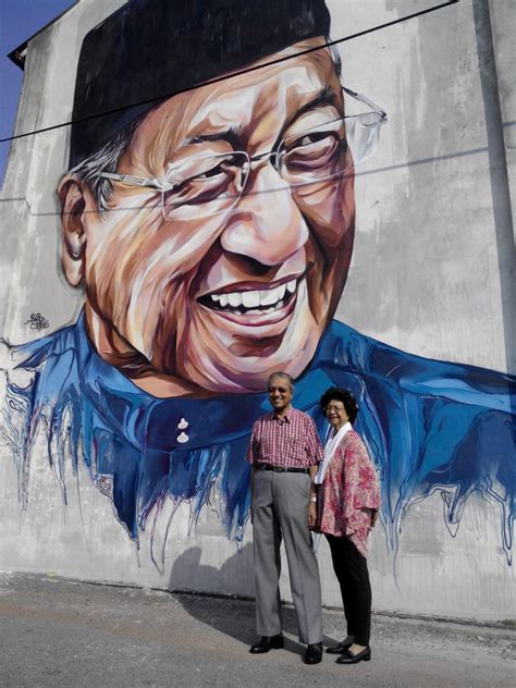 Tunku abdul rahman's most iconic image is of him with his hand raised, saying merdeka to usher in the birth of our nation. Mural Tunku Abdul Rahman #LagendaKedah - MMFC News Portal
