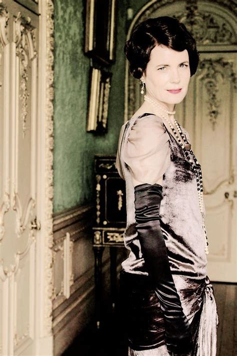 elizabeth mcgovern as cora crawley the countess of grantham in “downton abbey” 2014 downton