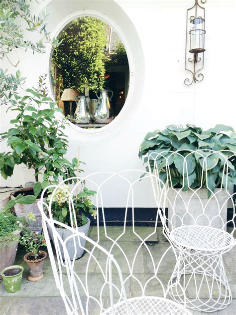 Build up a design, designate a point of convergence and fill in the spaces with plants as per the size of the garden. COURTYARD GARDEN IDEAS WITH LIVINGETC HOUSE TOURS | WILD ...