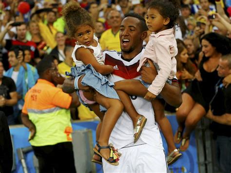 Golleri, asistleri, güçlü & zayıf yönleri ve mac ratingleri içeren son detaylı istatistiklerini gözden geçirin. Jérôme Boateng: fortune, salaire, maison, voiture, famille ...