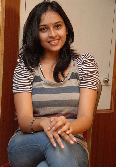 Tollywood Newcomer Sri Divya Cute Stills Latest Your Time Pass Dot Entertainment Blog