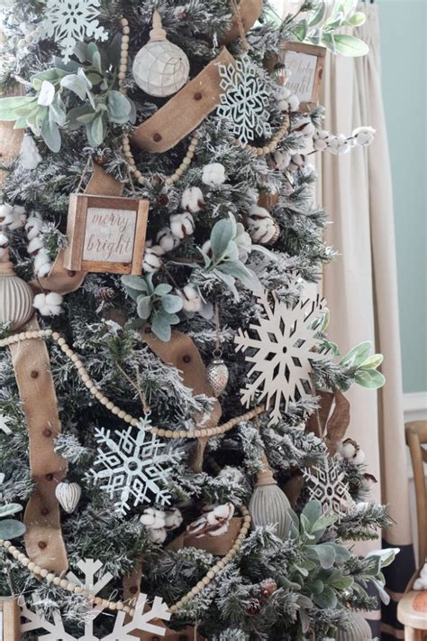 How To Decorate A Flocked Farmhouse Christmas Tree The Turquoise Home