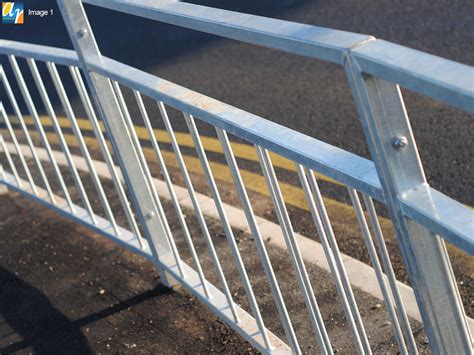 Standard Pedestrian Guardrail Galvanised And Powder Coated In Stock