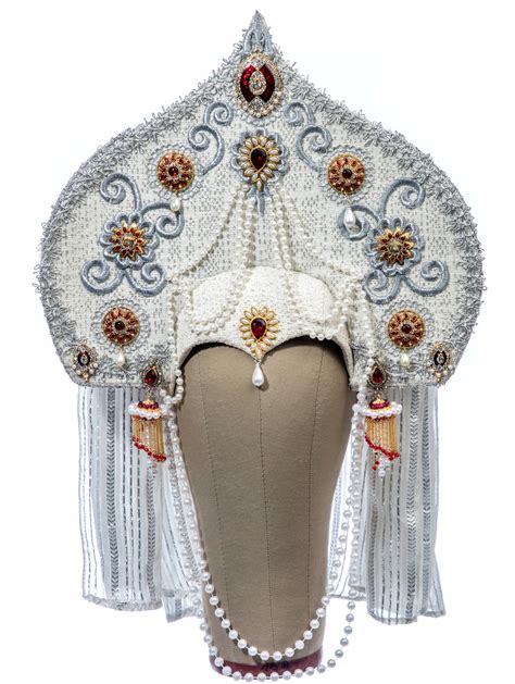 The Hats That Crowned Broadway - Bootleg Betty