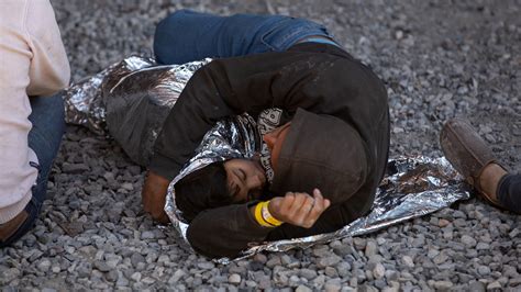 Migrants Are Detained Under A Bridge In El Paso What Happened The