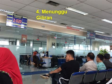 Imigrasi merujuk pada suatu perpindahan untuk menetap permanen yang dilakukan oleh imigran, sedangkan turis dan pendatang untuk jangka waktu. Cara, Syarat, dan Langkah-langkah Membuat Paspor di Kantor Imigrasi Berdasar Pengalaman - Elppas ...