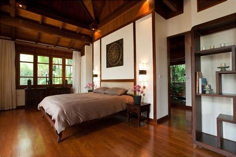 I Like This Thai Style Bedroom But Love The Shelves On The Right Asian Style Bedrooms Asian