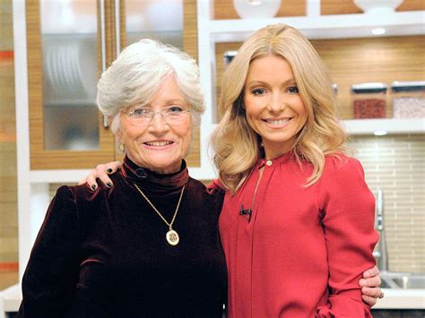 How Old Is Kelly Ripa