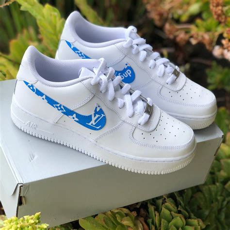 Scopri ricette, idee per la casa, consigli di stile e altre idee da provare. Air Force 1 "Light Blue Supreme Louis Vuitton" Customs ...