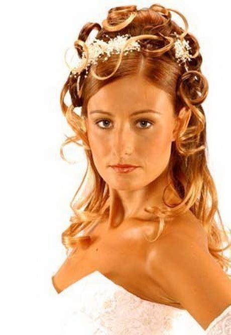 Check spelling or type a new query. Coiffure mariage cheveux détachés