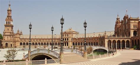 Una plataforma que pone en comunicación a la ciudadanía con las diferentes áreas del ayuntamiento para resolver incidencias. My Last Days of Travel in Sevilla, Spain - Where the Hell is Rory?