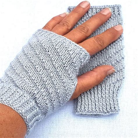 Diy Your Autumn Finger Less Gloves With This Easy To Follow Knitting