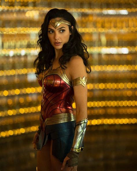 Wonder Woman 1984 First Look At Gal Gadot In Costume
