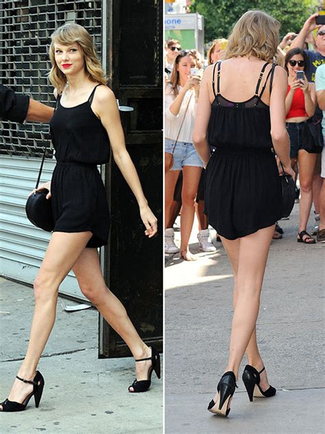 Taylor Swift Singer Steps Out In Black Bra In New York City