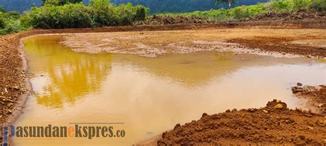 Kebun teh kemuning adalah sebuah kawasan yang bisa dijadikan alternatif wisata disaat datang penat. Tidak Mau Bencana Banjir Bandang Terulang, Lima Organisasi ...