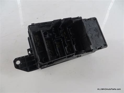 The third generation mini cooper is equipped with standard mini blade electrical fuses that can be purchased at any auto parts store, at walmart or online at amazon. 2003 Mini Cooper Fuse Box | schematic and wiring diagram