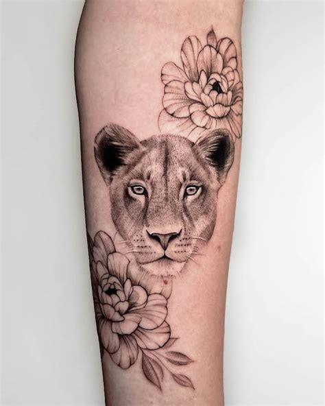 62 Fierce And Beautiful Lion Tattoos For Women