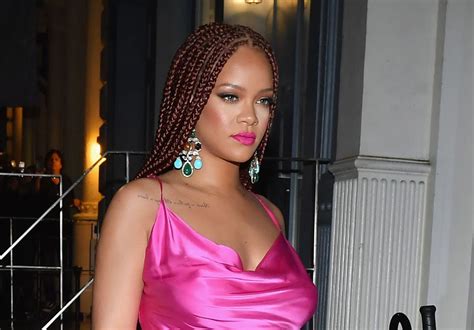 In april 2019, the pop star released 'homecoming,' a. Rihanna is Throwing Major Shade at Donald Trump in This ...