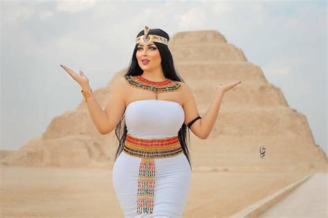 Photographer And Model Arrested Over The Tempting Photo Shoot At Ancient Pyramid в 2021 г