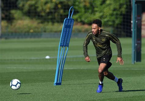 Photos Ozil Lacazette Aubameyang Train Ahead Of Arsenal V Leicester