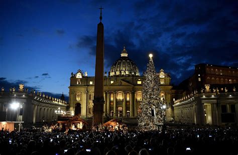 El Vaticano Inaugura Su Bel N Y Enciende Su Rbol De Navidad