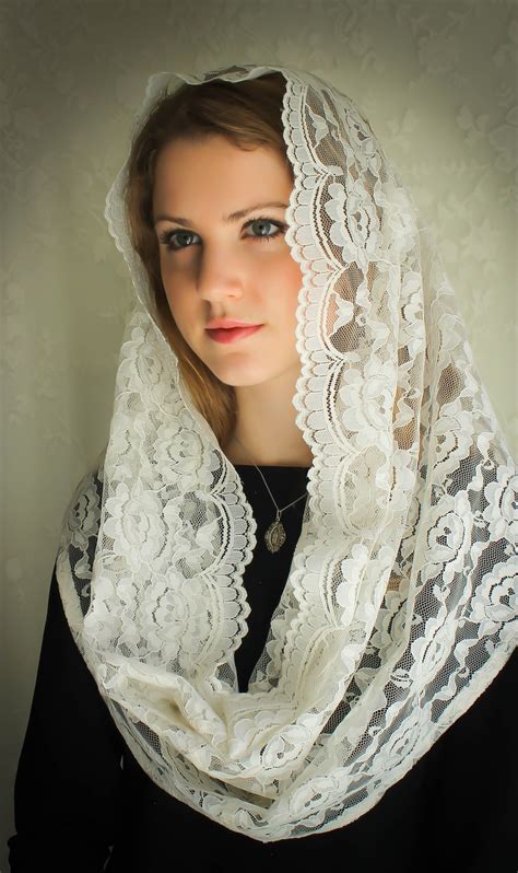 Evintage Veils~soft Ivory Chantilly Lace Infinity Veil Mantilla Chapel